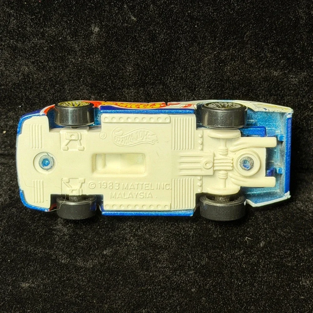 Hot Wheels Sol-Aire CX4: Blue Metalflake, 1983 Mattel, Vintage 1:64 Diecast